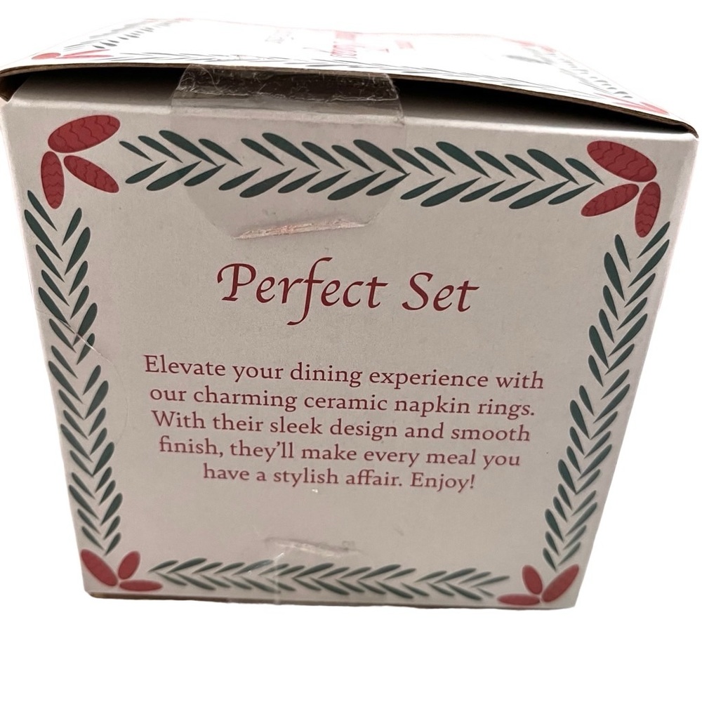 NEW Wild Eye Designs Ceramic Wreath Holiday Napkin Rings Set of Four - Picture 4 of 6